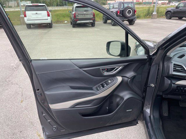 Used 2023 Subaru Forester Limited AWD/4WD image 17