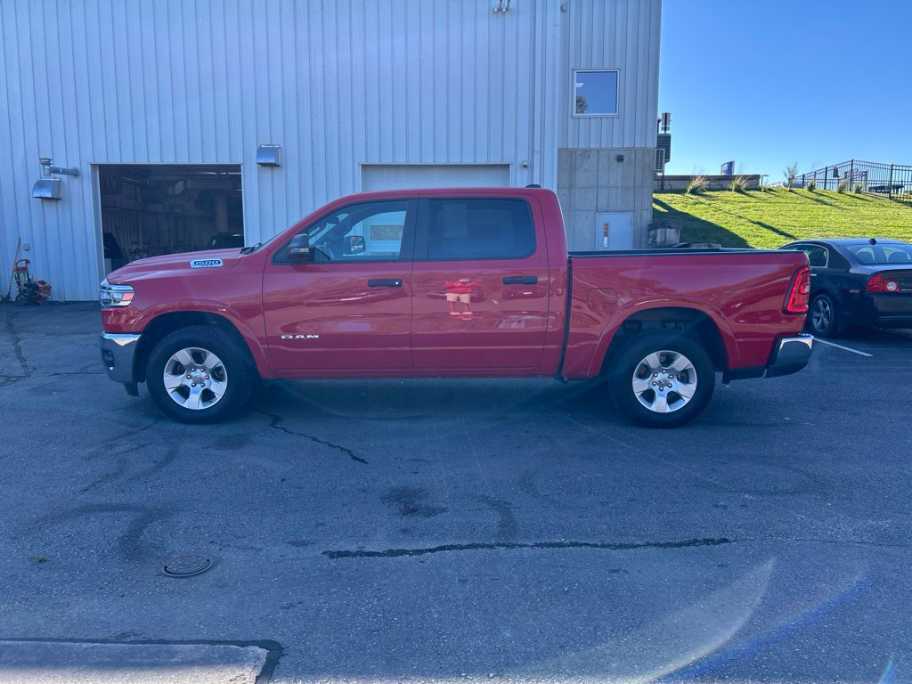 Used 2025 RAM 1500 Big Horn AWD/4WD image 10