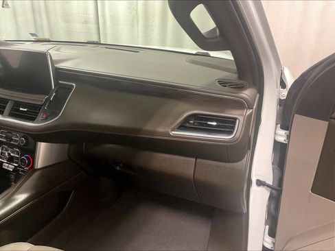 Used 2021 Chevrolet Tahoe LT w/ LT Signature Package image 13