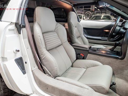 Used 1995 Chevrolet Corvette Coupe image 90