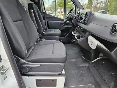 Used 2019 Mercedes-Benz Sprinter 144 image 17