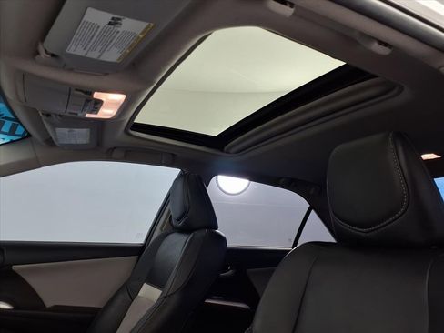 Used 2012 Toyota Camry SE image 10