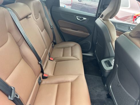 Used 2025 Volvo XC60 B5 Plus AWD/4WD image 40