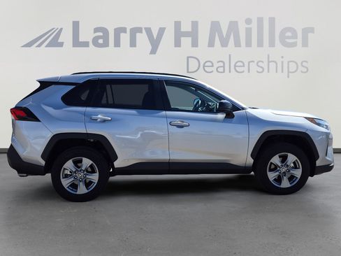 Used 2025 Toyota RAV4 LE image 6