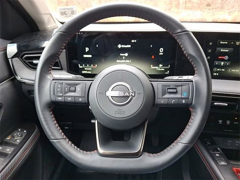 Used 2025 Nissan Kicks SR image 8