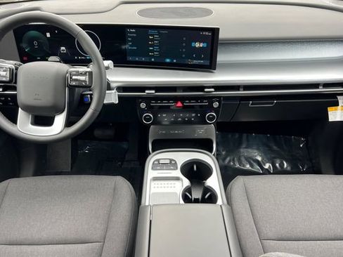Certified 2026 Hyundai Ioniq 9 S RWD image 18