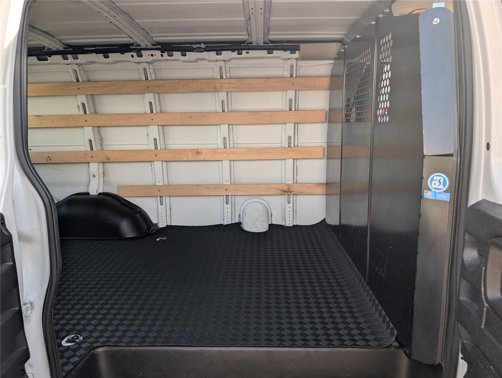 Used 2025 Chevrolet Express 2500 w/ Driver Convenience Package RWD image 11