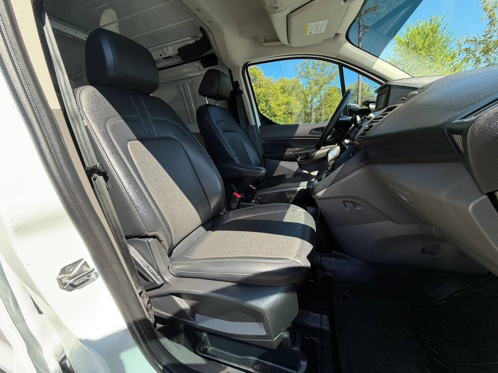Used 2022 Ford Transit Connect XL w/ CNG/LPG Engine Prep Package FWD image 14