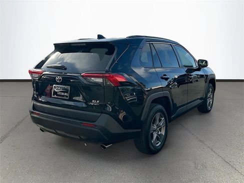 Used 2025 Toyota RAV4 XLE image 7