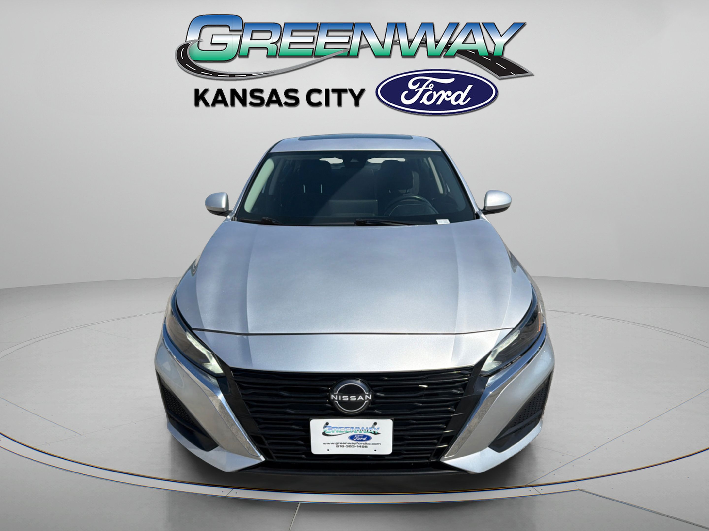 Used 2023 Nissan Altima 2.5 SV w/ SV Premium Package FWD image 2