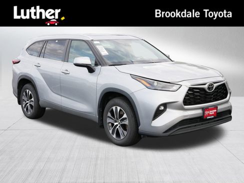 Certified 2024 Toyota Highlander XLE image 1
