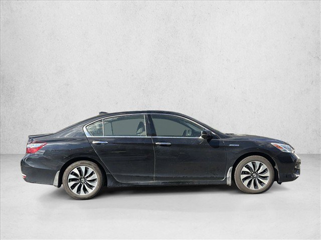 Used 2017 Honda Accord Touring image 4