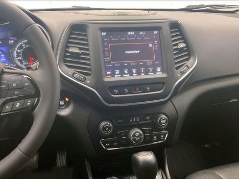 Used 2023 Jeep Cherokee Altitude Lux image 5