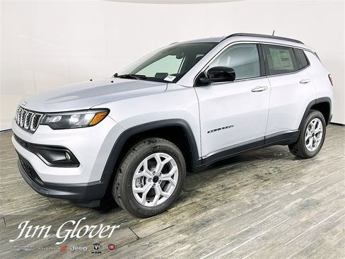 New 2026 Jeep Compass Latitude image 4