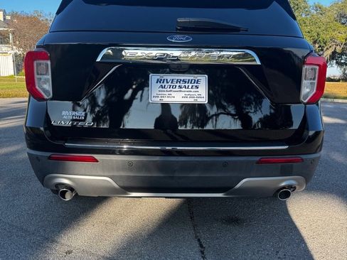 Used 2022 Ford Explorer Limited w/ Equipment Group 301A image 4