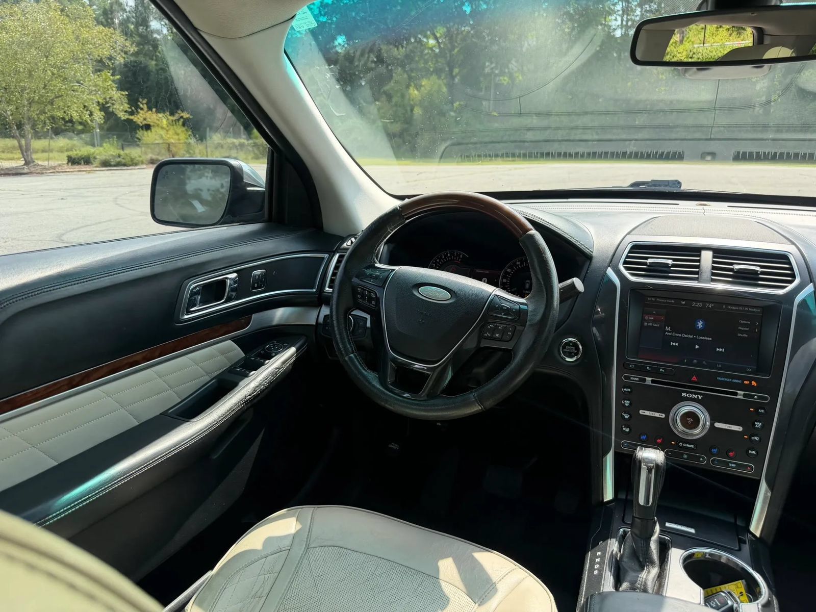 Used 2016 Ford Explorer Platinum AWD/4WD image 16