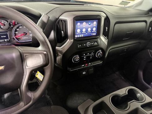 Used 2020 Chevrolet Silverado 1500 Custom w/ Custom Value Package AWD/4WD image 16