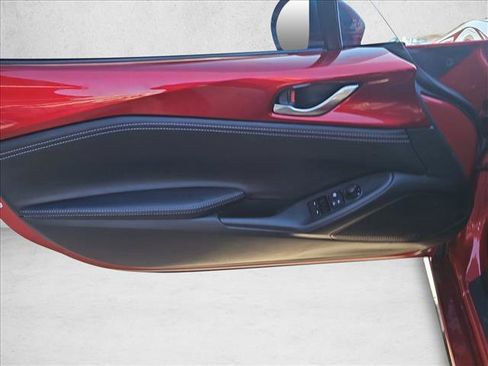 Used 2021 MAZDA MX-5 Miata RF Grand Touring image 14