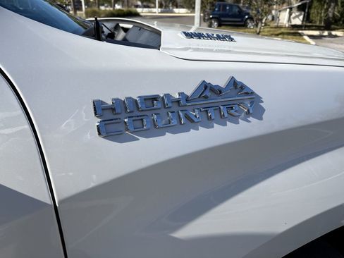 Used 2020 Chevrolet Silverado 1500 High Country w/ Technology Package image 22