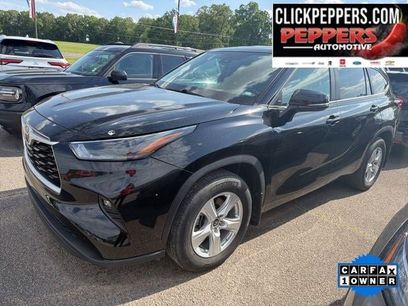 Used 2023 Toyota Highlander LE