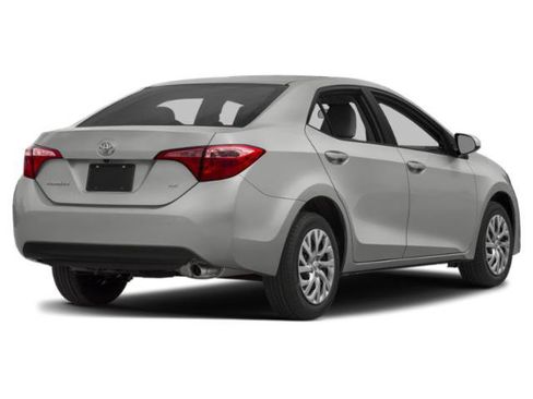 Used 2019 Toyota Corolla SE FWD image 2