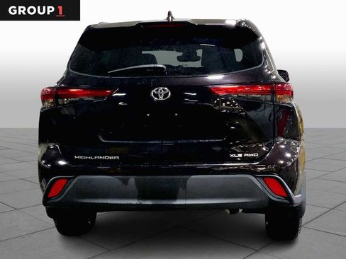 Certified 2021 Toyota Highlander XLE image 5
