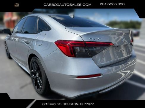 Used 2023 Honda Civic Sport image 3
