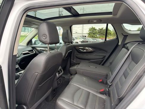 Used 2023 GMC Terrain Denali w/ Denali Premium Package AWD/4WD image 12