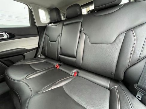 Used 2022 Jeep Compass Limited image 26