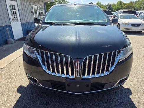 Used 2013 Lincoln MKX AWD w/ Cargo Accessory Pkg image 2