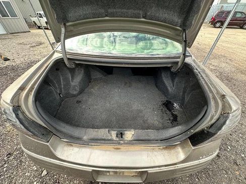 Used 2001 Pontiac Bonneville SE FWD image 25