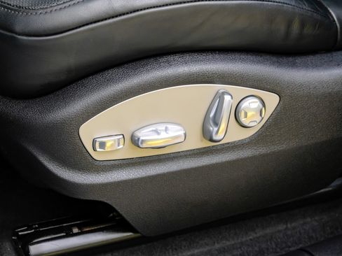 Used 2024 Porsche Macan w/ Premium Plus Package AWD/4WD image 34