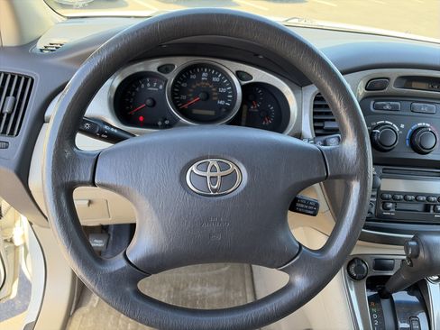 Used 2003 Toyota Highlander 4WD V6 image 16