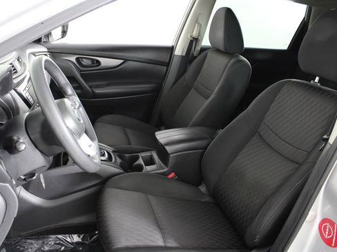 Used 2019 Nissan Rogue S FWD image 19