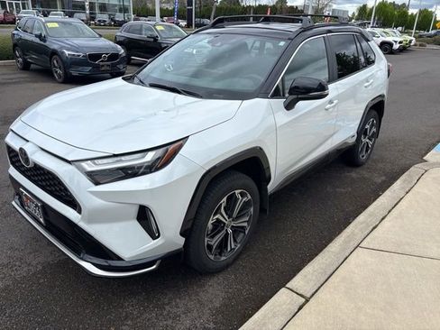 Used 2025 Toyota RAV4 XSE w/ Weather Package AWD/4WD image 3