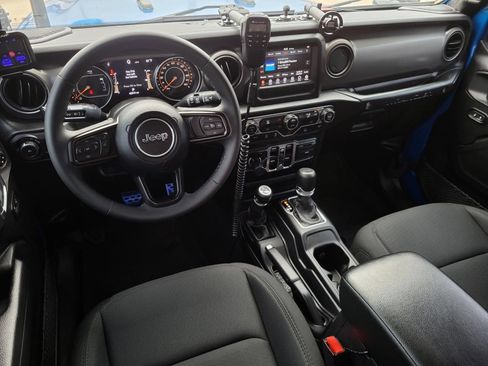 Used 2023 Jeep Wrangler Unlimited Sport AWD/4WD image 11