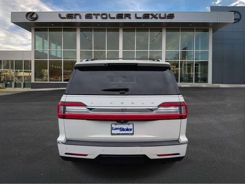 Used 2021 Lincoln Navigator Reserve w/ Luxury Package AWD/4WD image 4