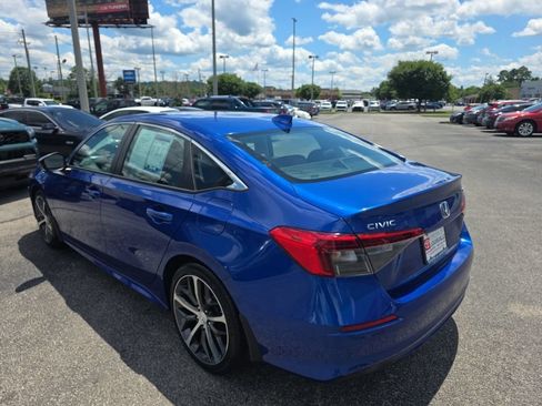 Used 2022 Honda Civic Touring image 7