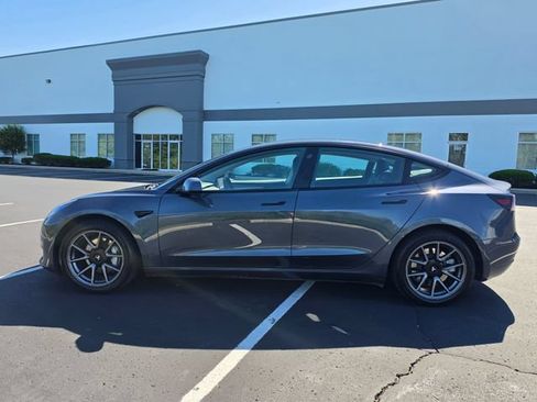 Used 2022 Tesla Model 3 Long Range AWD/4WD image 12