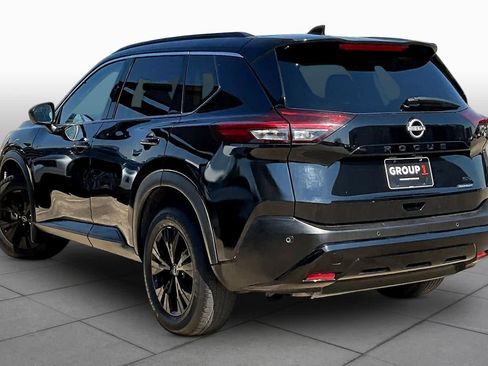 Used 2023 Nissan Rogue SV w/ SV Premium B Package image 12