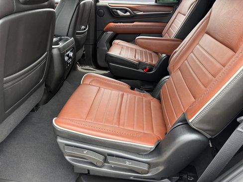 Used 2023 GMC Yukon Denali Ultimate AWD/4WD image 16