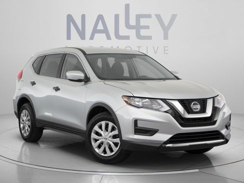 Used 2018 Nissan Rogue SV w/ Sun & Sound Touring Package FWD image 6