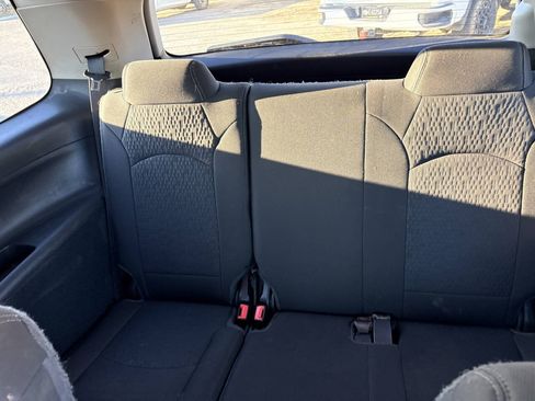 Used 2016 GMC Acadia SLE FWD image 17