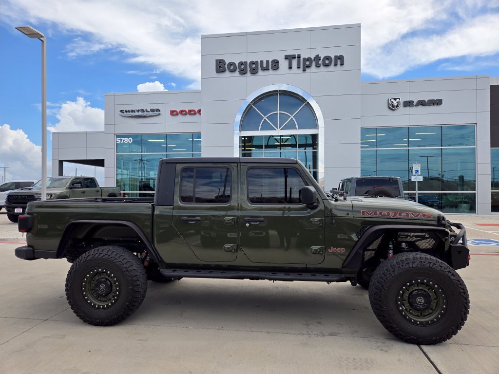 Used 2022 Jeep Gladiator Mojave w/ Trailer Tow Package AWD/4WD image 2