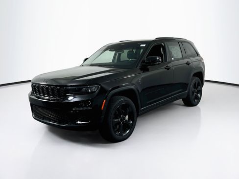 Used 2024 Jeep Grand Cherokee Limited w/ Black Appearance Package AWD/4WD image 1