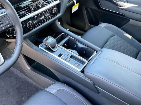 New 2026 Nissan Pathfinder SV image 6