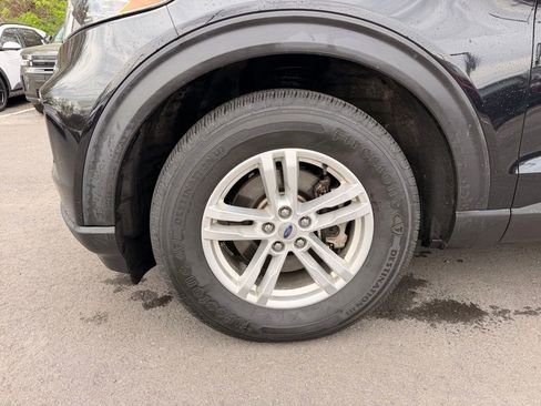Used 2020 Ford Explorer XLT w/ Equipment Group 202A AWD/4WD image 10