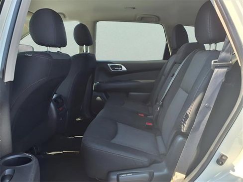 Used 2020 Nissan Pathfinder S image 12