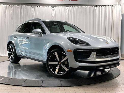 Used 2025 Porsche Macan image 12