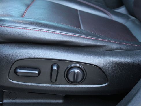 Used 2020 Chevrolet Blazer RS image 36